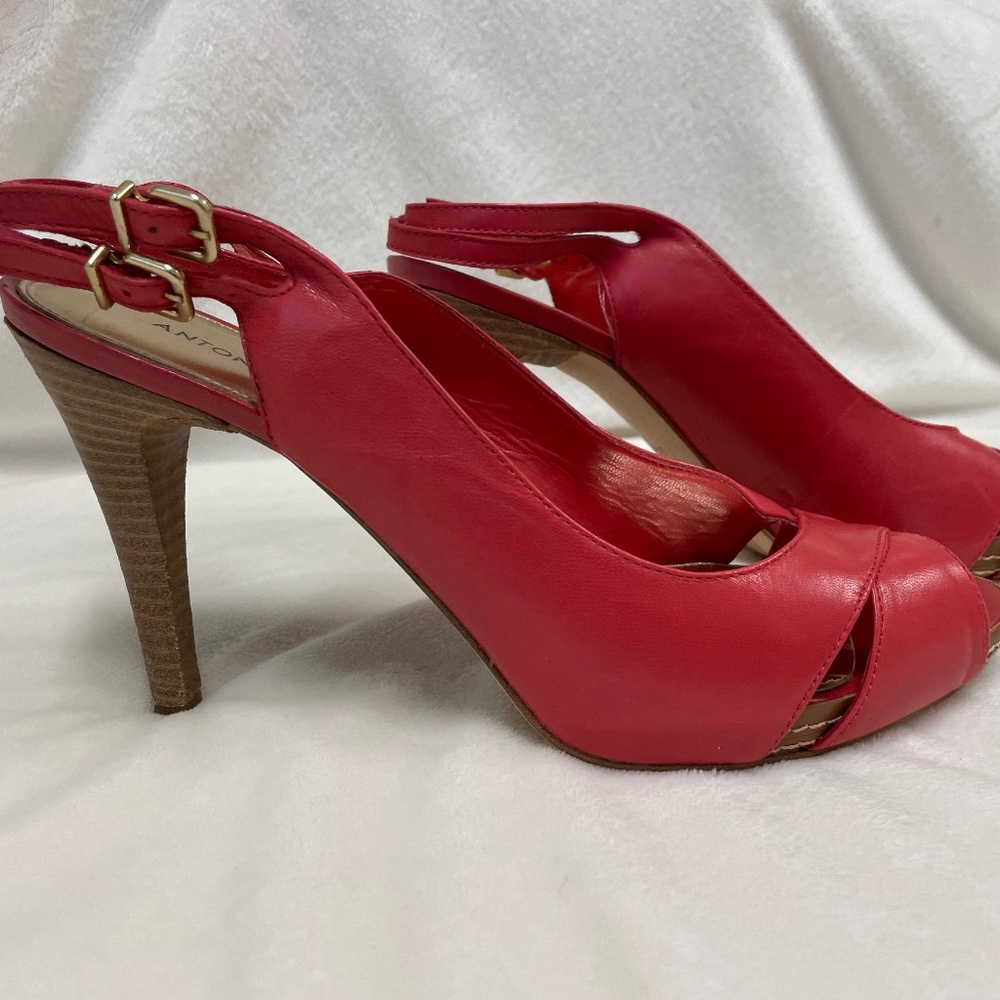 Antonio Melani Red heeled sandal with platform